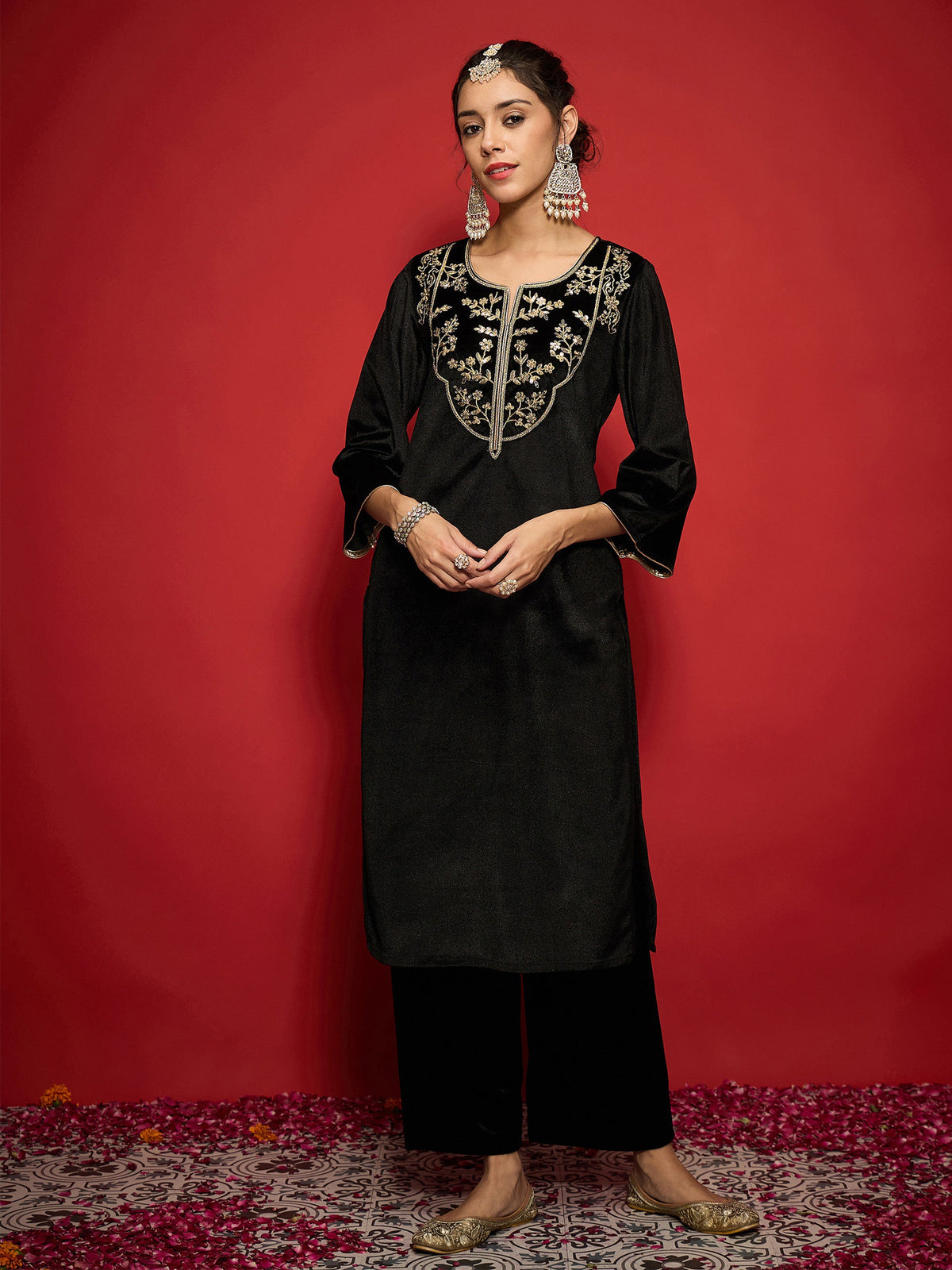 Black Velvet Straight Embroidered Kurta-Shae by SASSAFRAS