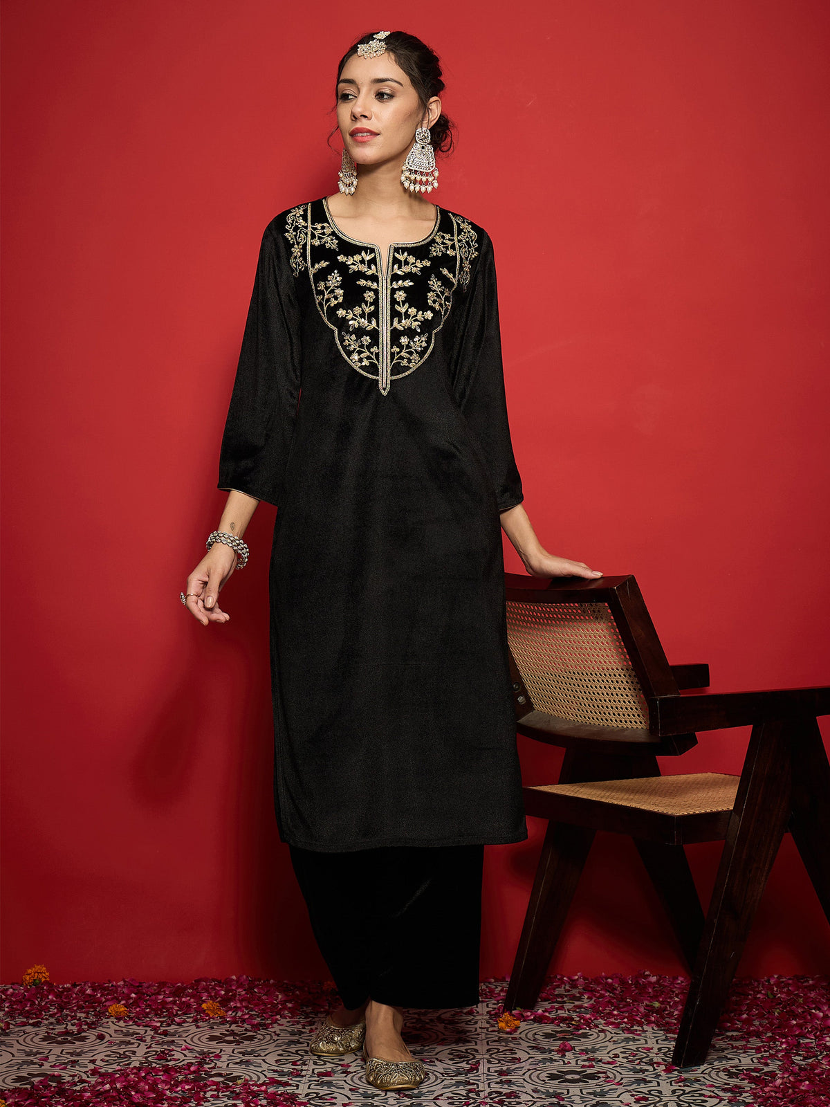 Black Velvet Straight Embroidered Kurta-Shae by SASSAFRAS