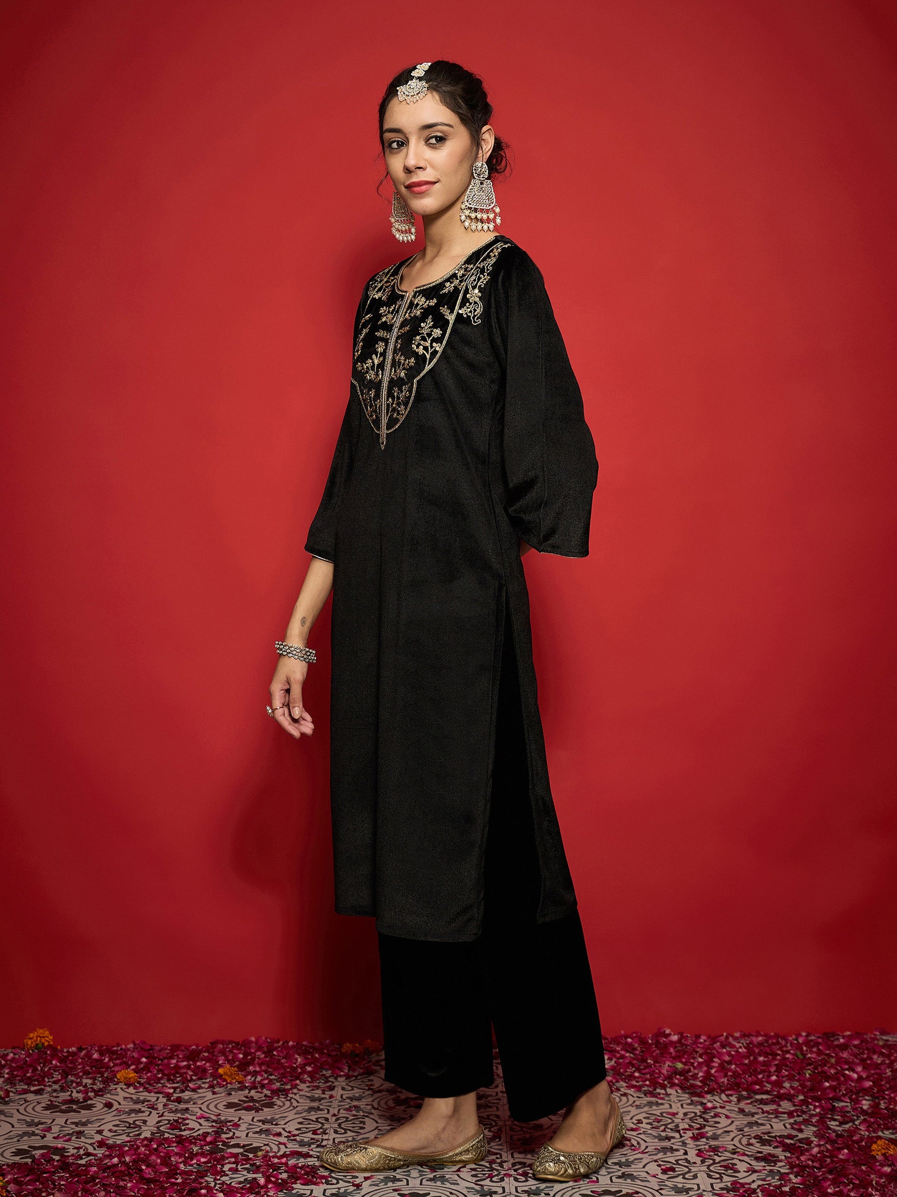 Black Velvet Straight Embroidered Kurta-Shae by SASSAFRAS