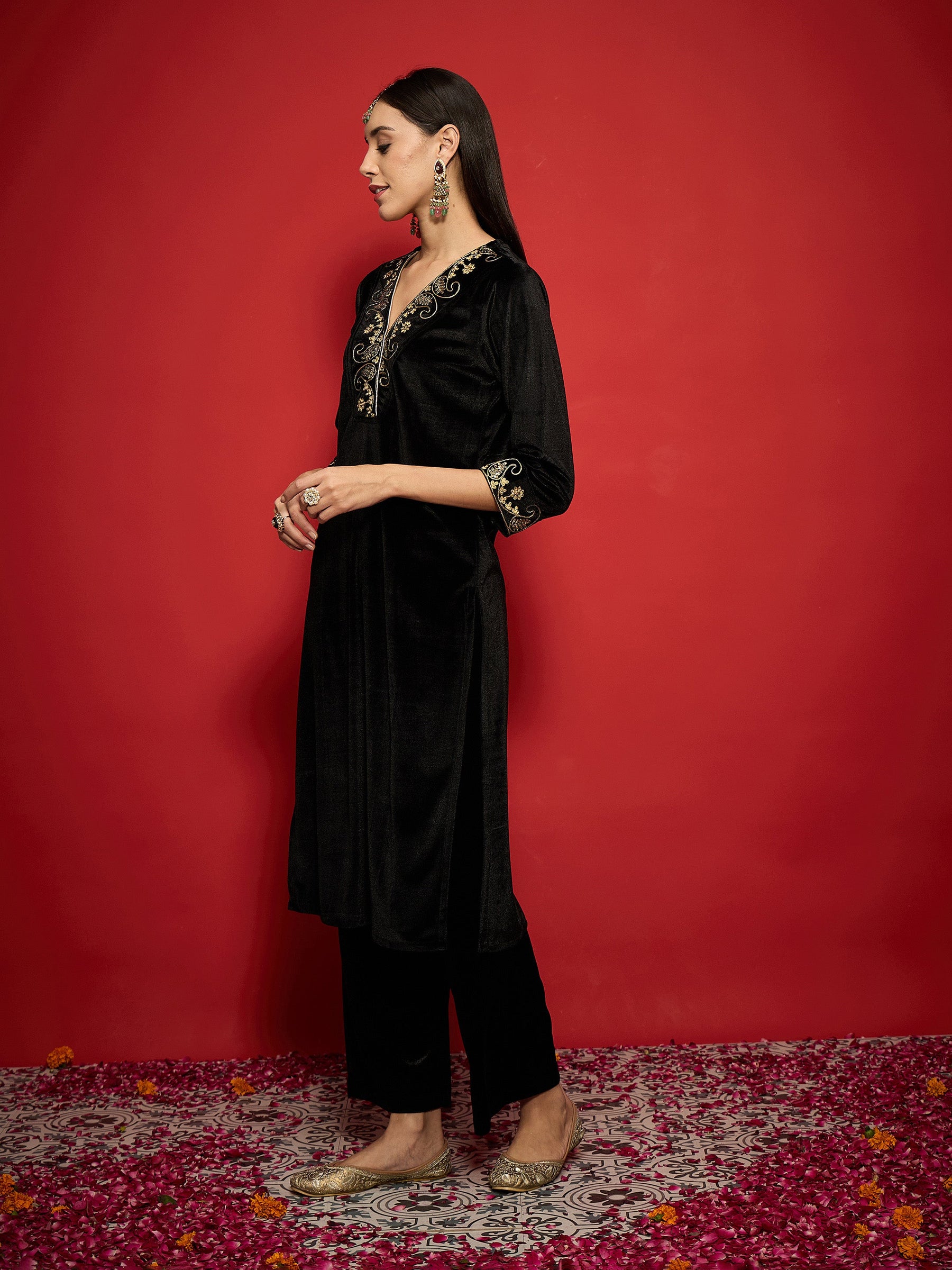 Black Velvet Embroidered V-Neck Straight Kurta-Shae by SASSAFRAS