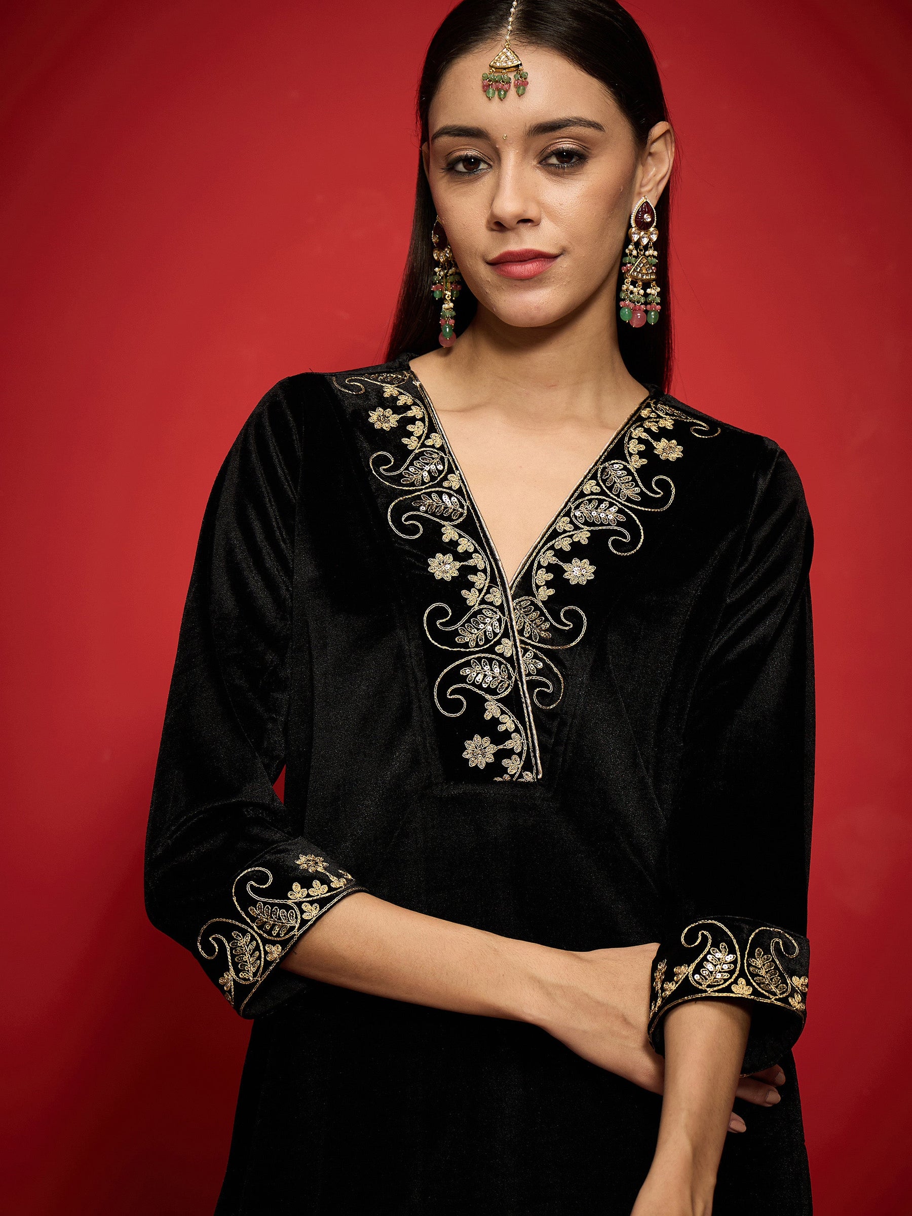 Black Velvet Embroidered V-Neck Straight Kurta-Shae by SASSAFRAS