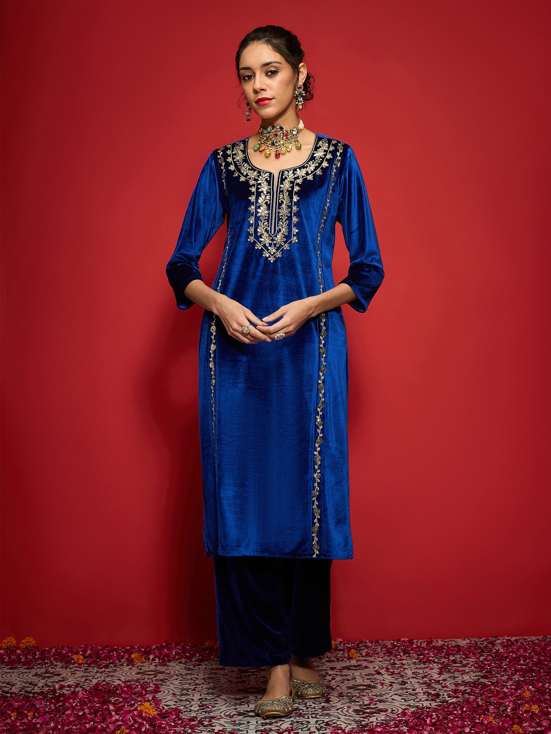 Royal Blue Velvet Embroidered Round Neck Kurta-Shae by SASSAFRAS