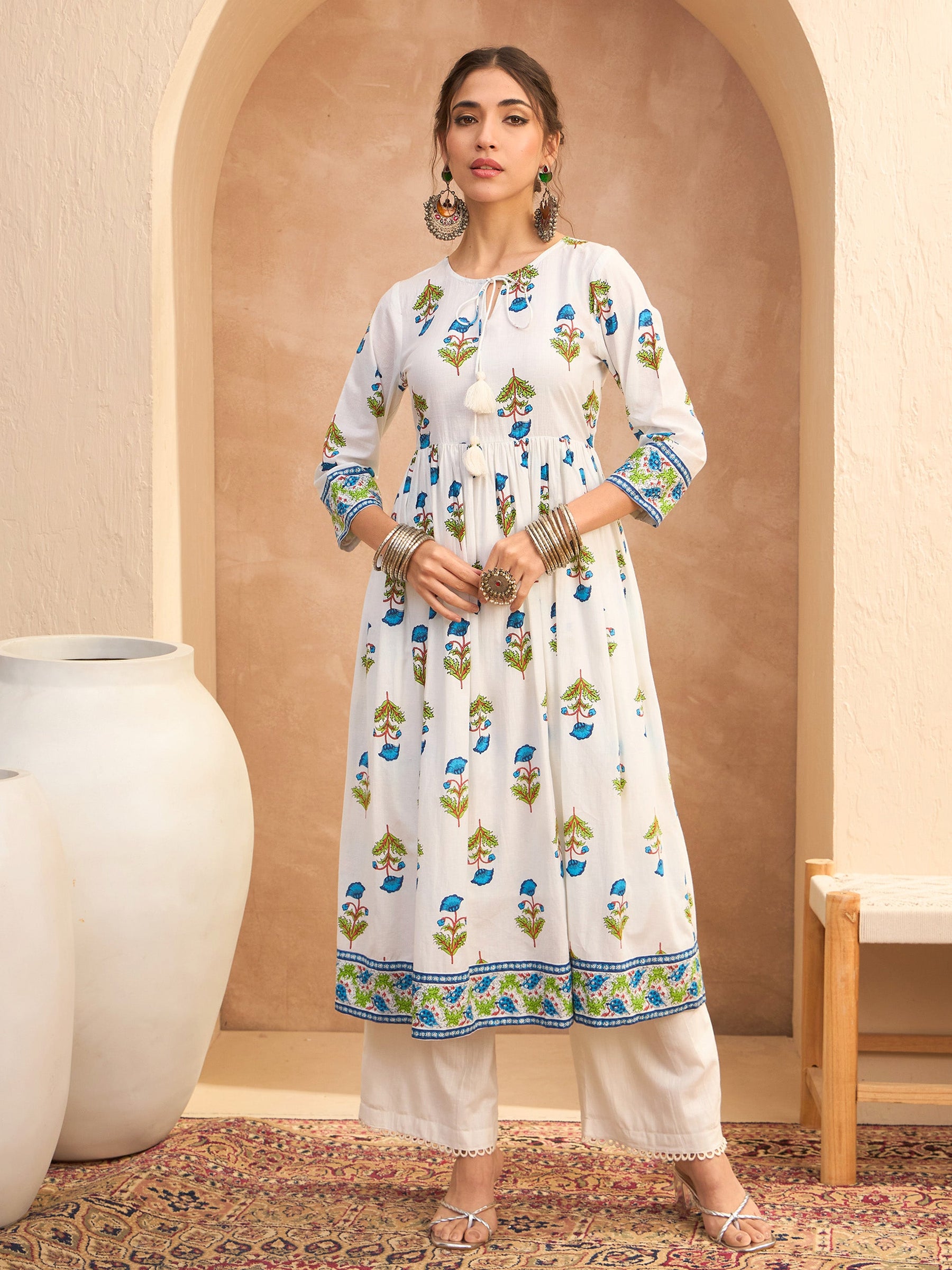 White Floral Front Dori Gathered Kurta-Shae by SASSAFRAS