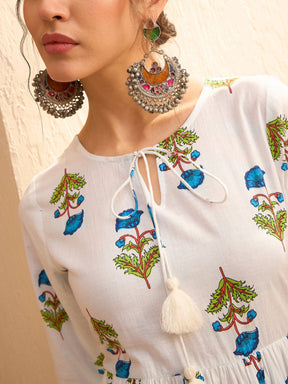 White Floral Front Dori Gathered Kurta With Straight Pants-Shae by SASSAFRAS