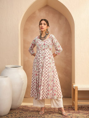 Women White Floral Sweetheart Neck Anarkali Kurta