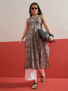 Dark Grey Floral Embroidered Sleeveless Kurta-Shae by SASSAFRAS