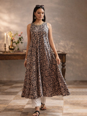 Dark Grey Floral Embroidered Sleeveless Kurta With Straight Pant-Shae by SASSAFRAS