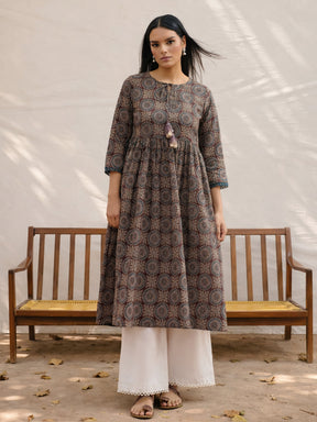Brown Geometric Print Gathered Kurta-Shae by SASSAFRAS