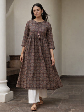Brown Geometric Print Gathered Kurta With Straight Pant-Shae by SASSAFRAS