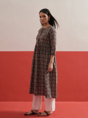 Brown Geometric Print Gathered Kurta With Straight Pant-Shae by SASSAFRAS