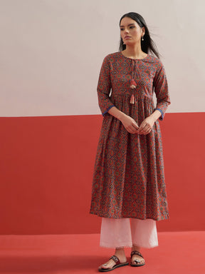 Maroon Geometric Print Gathered Kurta-Shae by SASSAFRAS