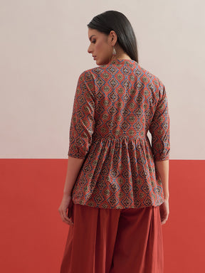 Maroon Geometric Front Button Gathered Kurti-Shae by SASSAFRAS