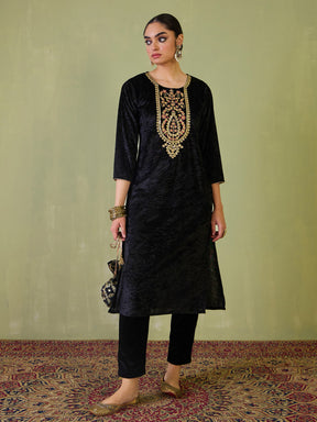 Black Velvet Sequence Embroidered Straight Kurta-Shae by SASSAFRAS