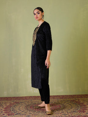 Black Velvet Sequence Embroidered Straight Kurta-Shae by SASSAFRAS