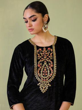 Black Velvet Sequence Embroidered Straight Kurta-Shae by SASSAFRAS