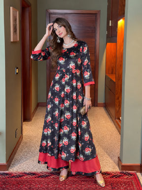 Women Navy Floral Velvet Kurta With Palazzo Pants