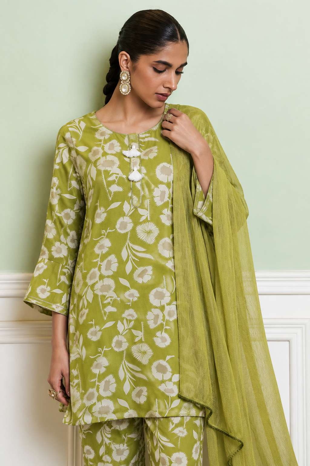 Women Green & White Floral Rayon Kurta With Salwar & Dupatta