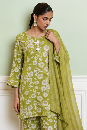 Women Green & White Floral Rayon Kurta With Salwar & Dupatta