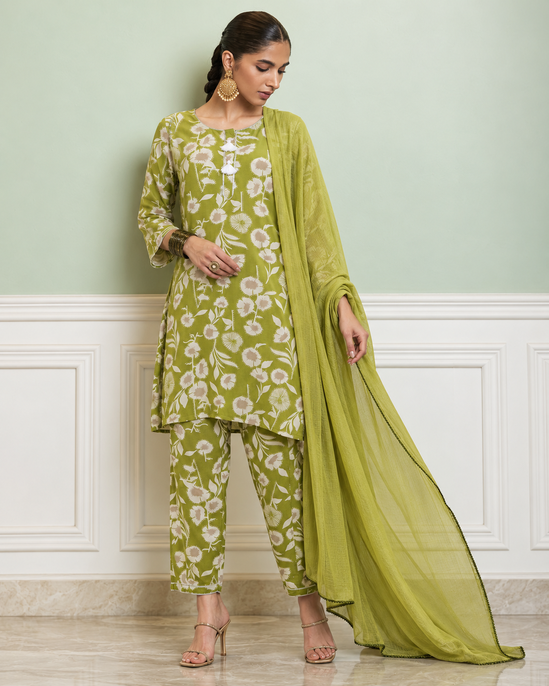 Women Green & White Floral Rayon Kurta With Salwar & Dupatta