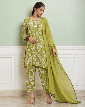 Women Green & White Floral Rayon Kurta With Salwar & Dupatta