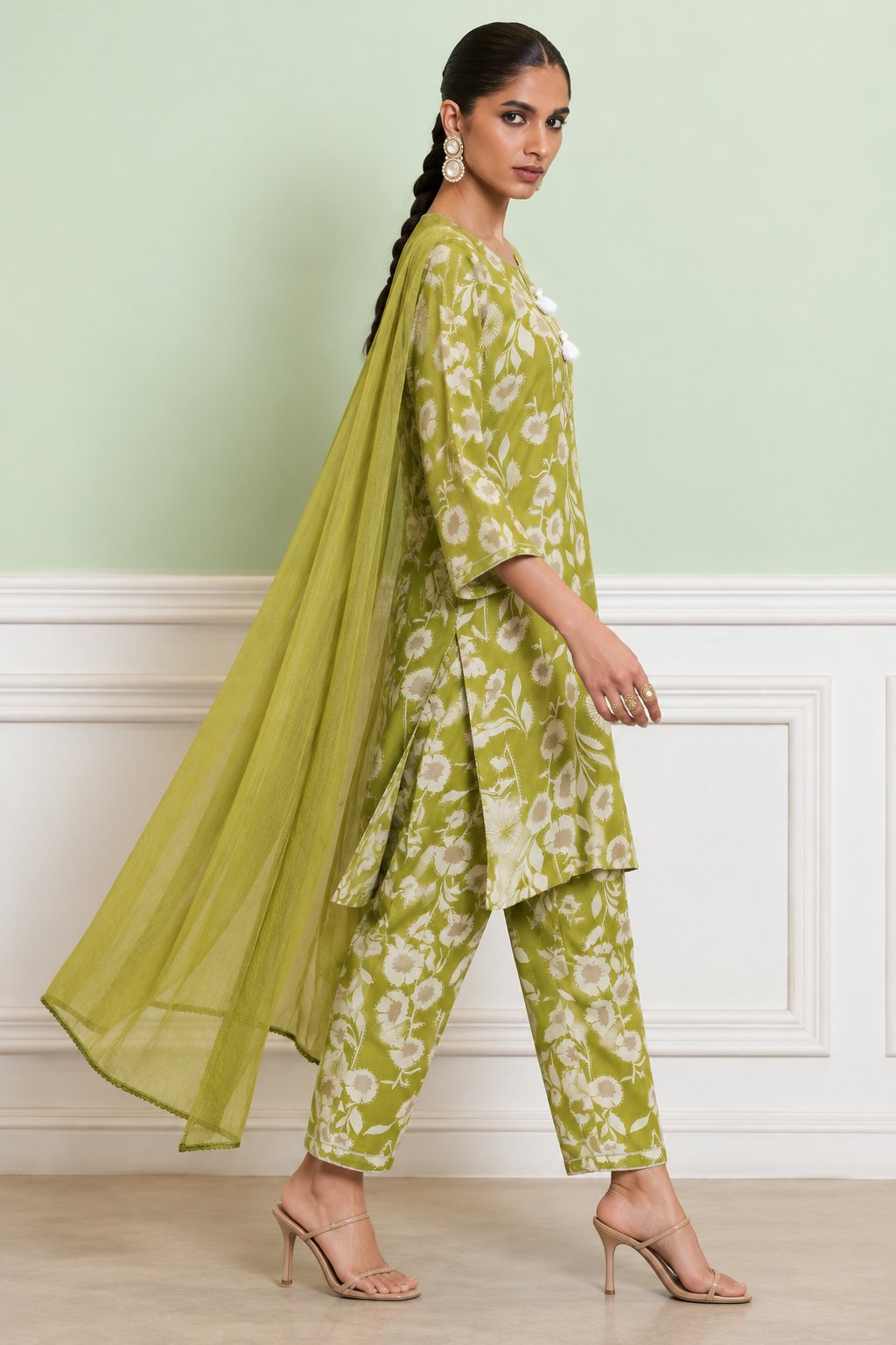 Women Green & White Floral Rayon Kurta With Salwar & Dupatta
