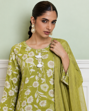 Women Green & White Floral Rayon Kurta With Salwar & Dupatta