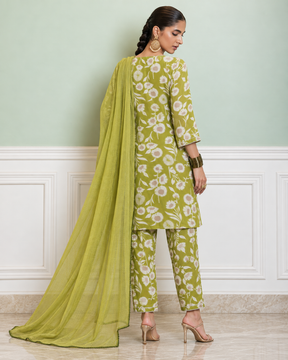 Women Green & White Floral Rayon Kurta With Salwar & Dupatta