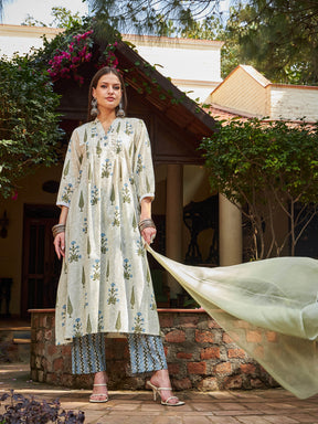 White Floral Cambric Kurta With Pencil Pants & Dupatta-Shae by SASSAFRAS