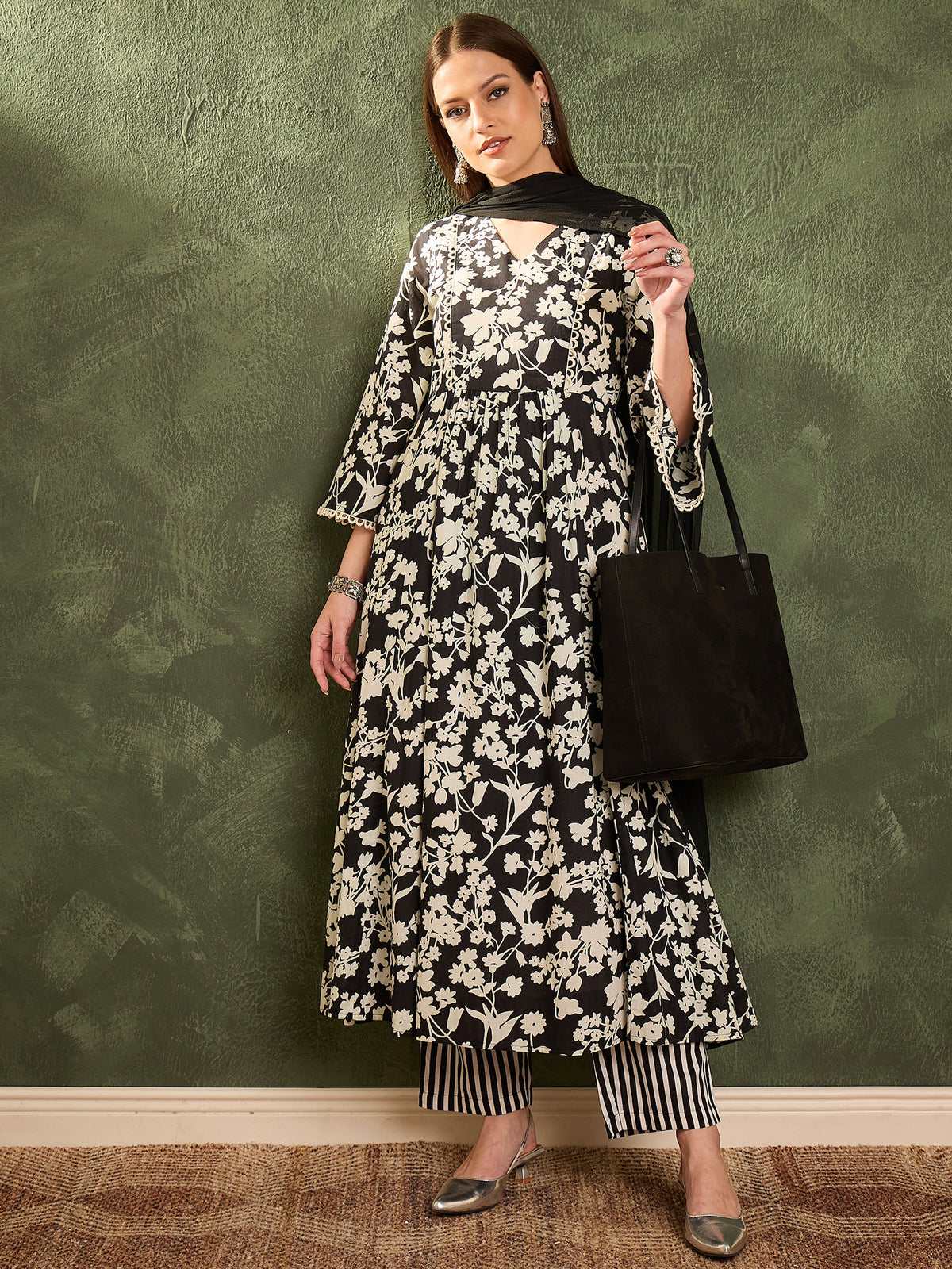 Black & White Floral Gathered Kurta Set with Dupatta-Shae by SASSAFRAS