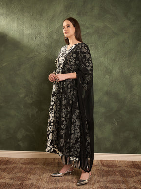 Black & White Floral Gathered Kurta Set with Dupatta-Shae by SASSAFRAS