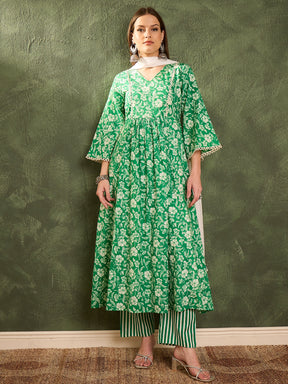 Green & White Floral Gathered Kurta Set with Dupatta-Shae by SASSAFRAS