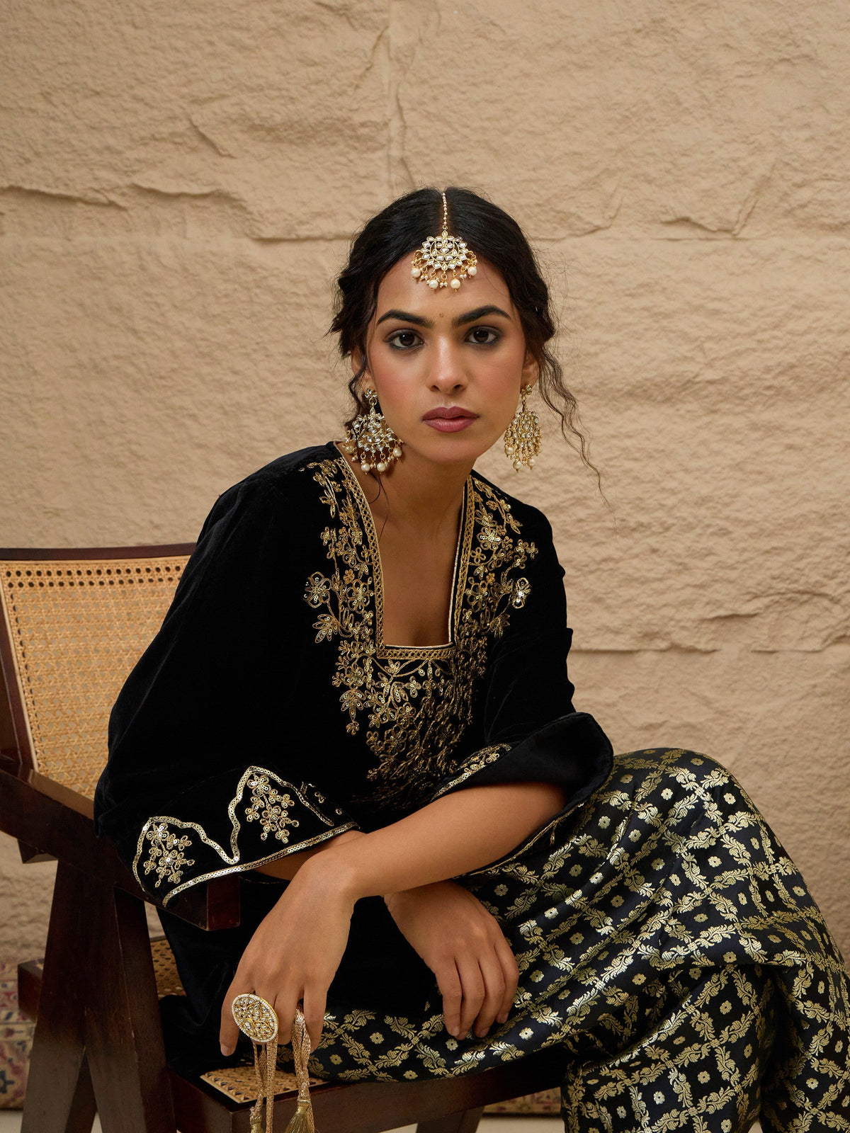 Black Velvet Embroidered Short Kurta With Farshi Salwar-Shae by SASSAFRAS