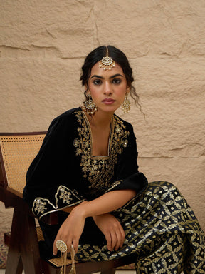 Black Velvet Embroidered Short Kurta With Farshi Salwar-Shae by SASSAFRAS