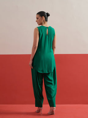 Green Embroidered Short Kurti With Farshi Salwar-Shae by SASSAFRAS