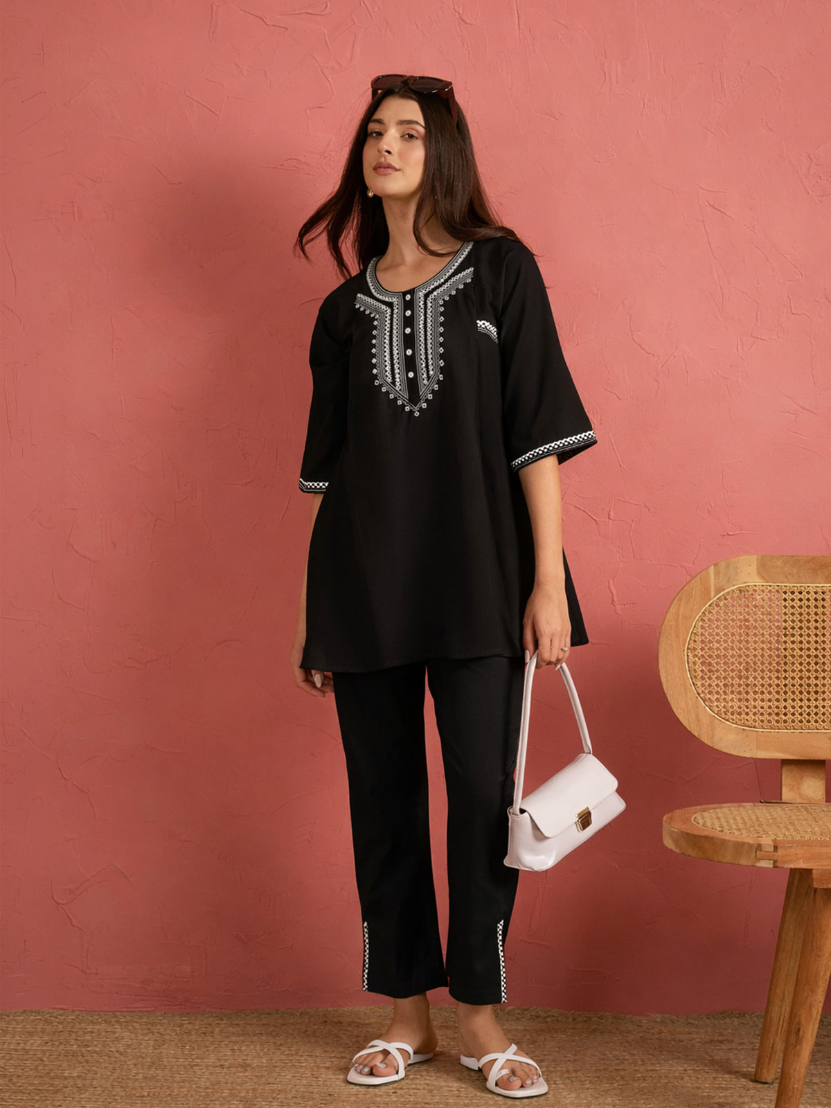 Black Embroidered Choga Kurta With Pencil Pants-Shae by SASSAFRAS