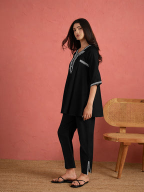 Black Embroidered Choga Kurta With Pencil Pants-Shae by SASSAFRAS