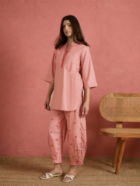 Women Onion Pink Embroidered Short Kurta With Straight Pants