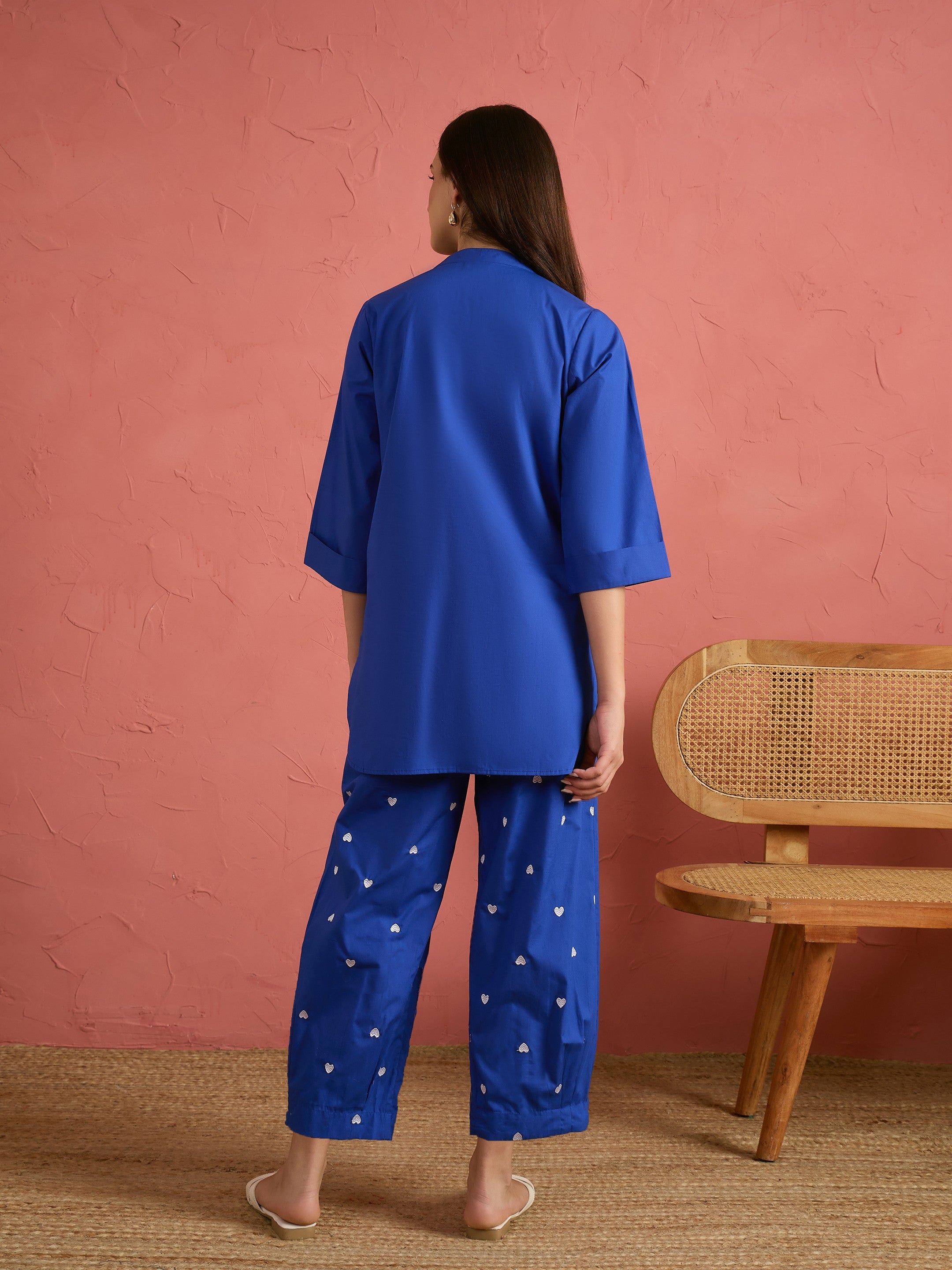 Women Royal Blue Embroidered Short Kurta With Straight Pants