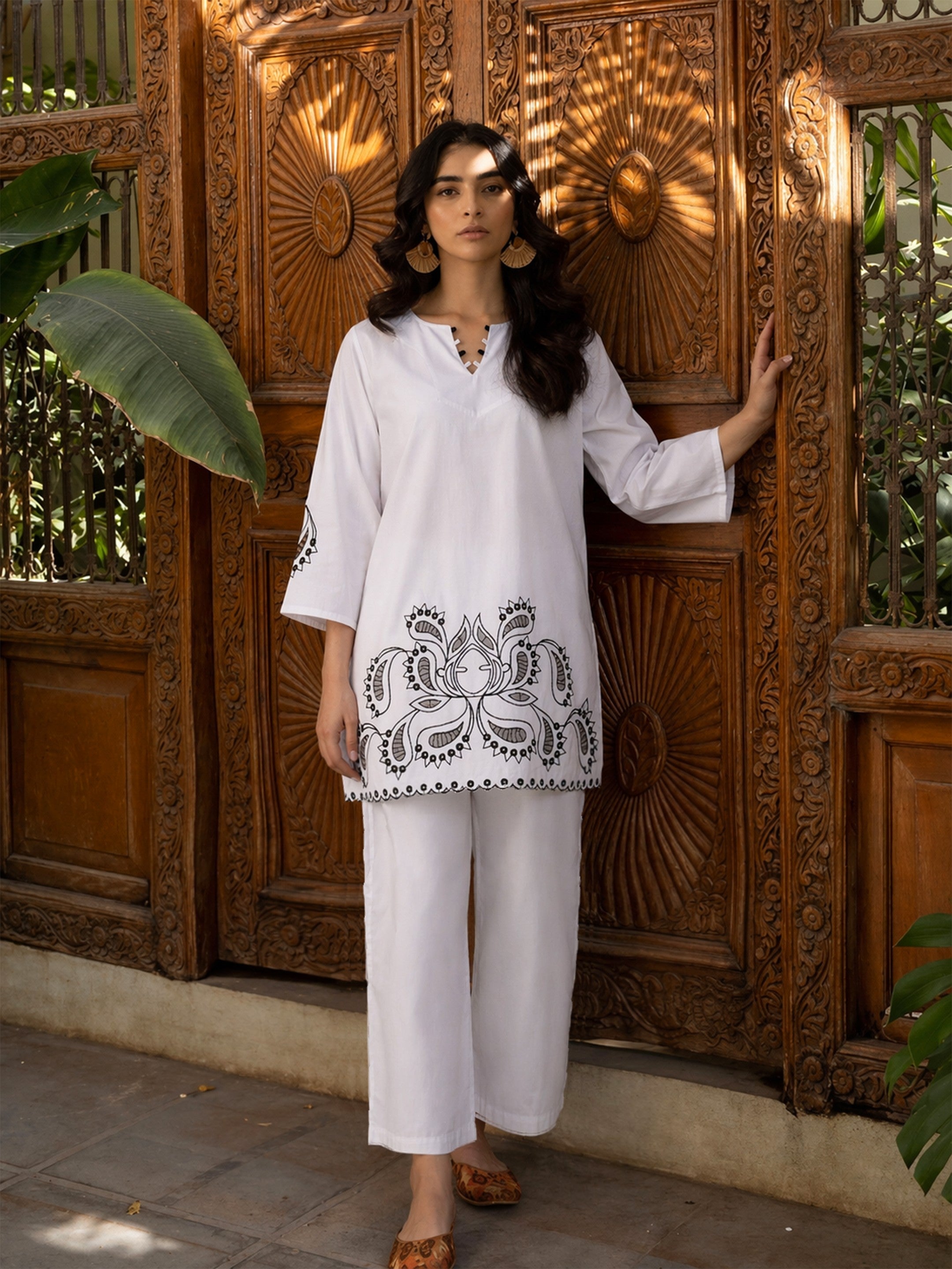 White Cut Work Short Kurta With Straight Pants-Shae by SASSAFRAS