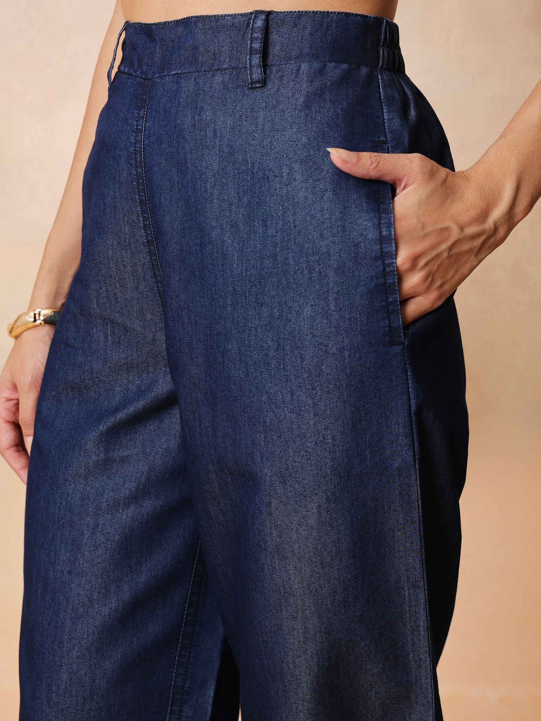 Women Navy Round Neck Embroidered Short Kurta With Straight Pants
