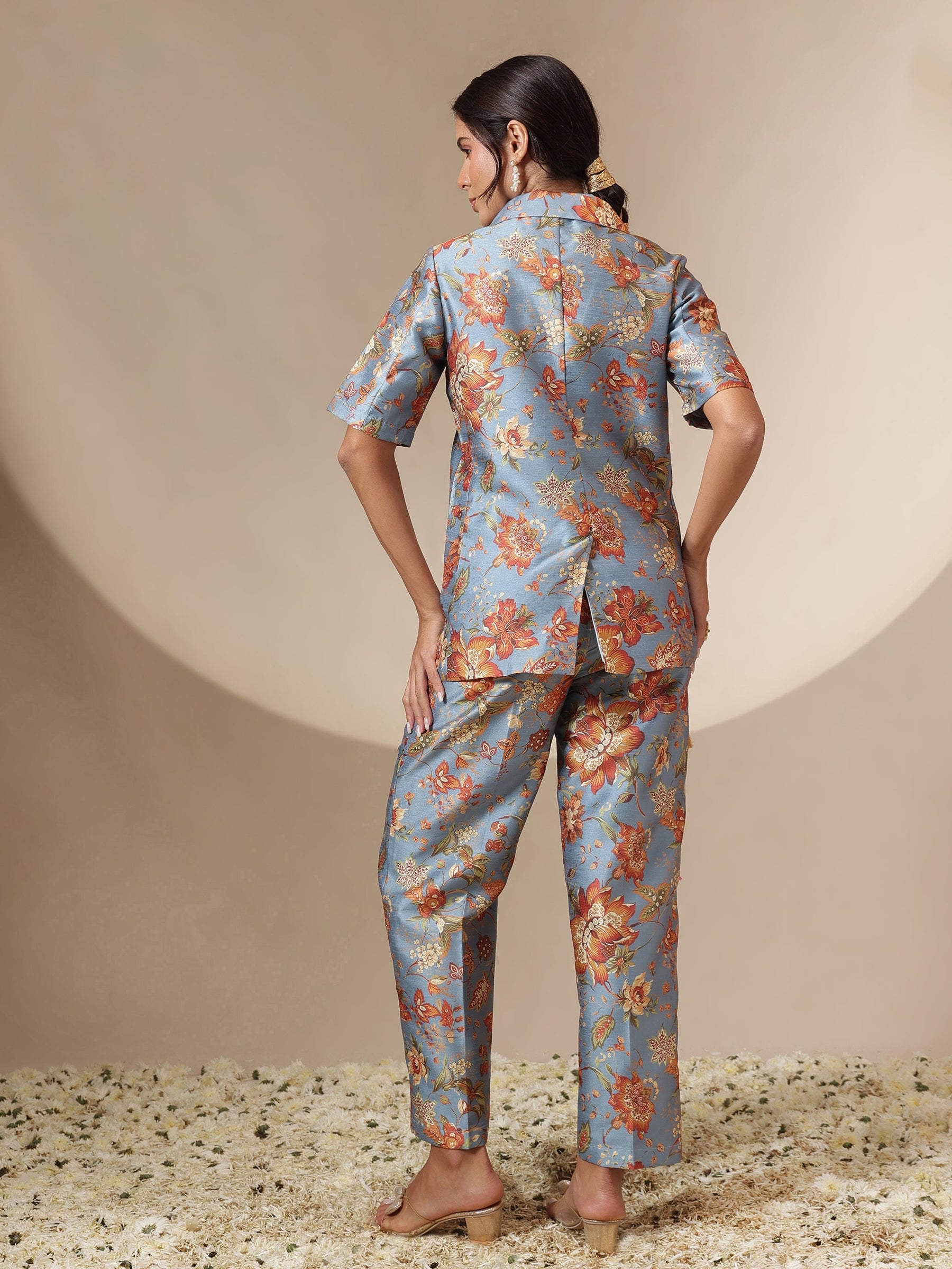 Women Grey Floral Blazer With Straight Pants