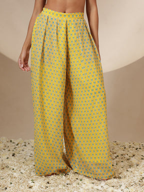 Women Yellow Floral Sweetheart Neck Anarkali Kurta With Palazzos