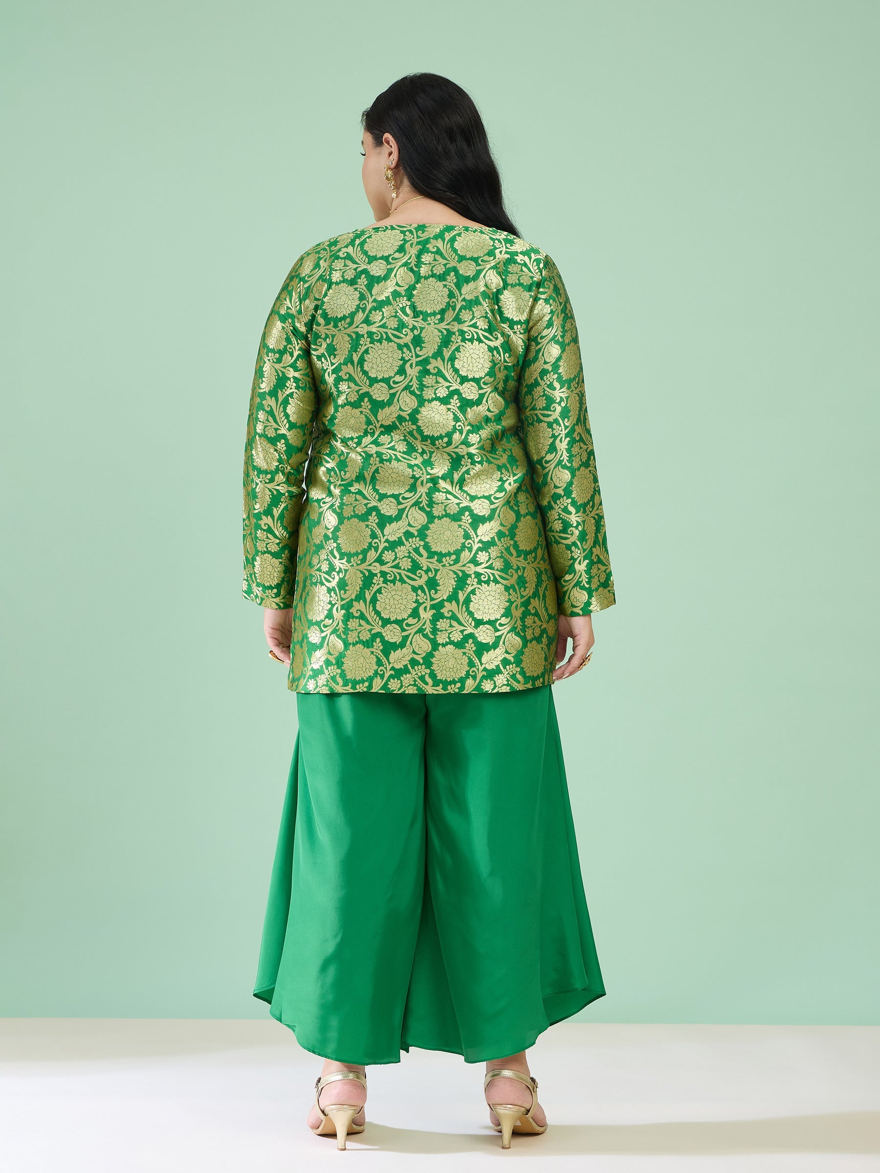 Women Green Brocade Sweetheart Neck With Flared Pants