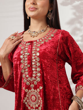 Red Velvet Embroidered Choga Kurta With Farshi Salwar-Shae by SASSAFRAS