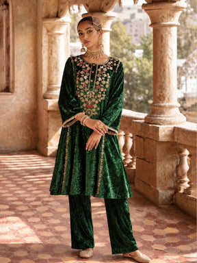 Green Velvet Embroidered Choga Kurta With Straight Pants-Shae by SASSAFRAS