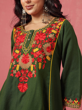 Green Woollen Embroidered Choga Kurta With Farshi Salwar-Shae by SASSAFRAS