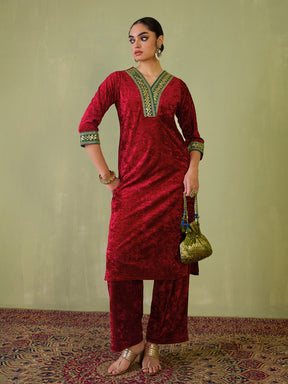Red Velvet Straight Kurta With Straight Pants-Shae by SASSAFRAS