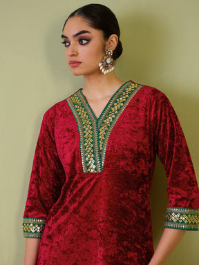 Red Velvet Straight Kurta With Straight Pants-Shae by SASSAFRAS