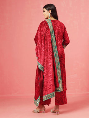 Red Velvet Straight Kurta With Straight Pants & Dushala-Shae by SASSAFRAS