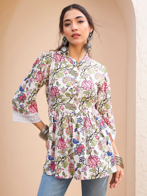 White Floral Buttonned Gathered Kurti-Shae by SASSAFRAS